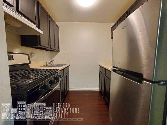 2nd image of 600 Pacific St #A1