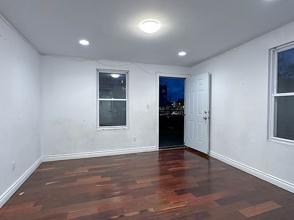 4th image of 518 Beach 21st St #3