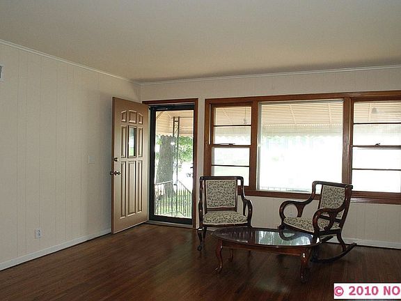 2nd image of 513 S 75th Ave E