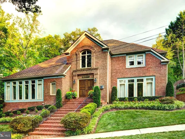 1821 Sudbury Ln NW, Washington, DC 20012