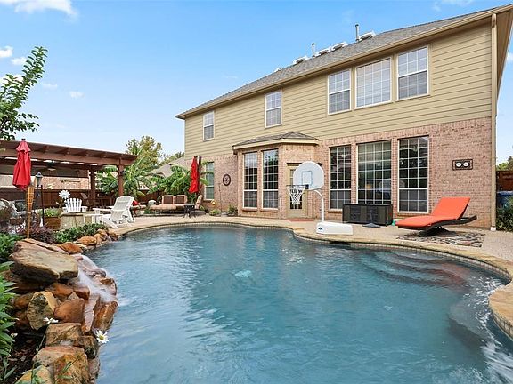 2nd image of 4233 Bonita Dr