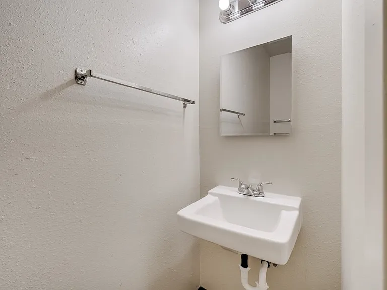 Mariner II Apartments — Photo 34