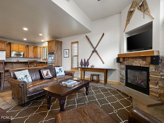 3rd image of 5604 N Kodiak Way