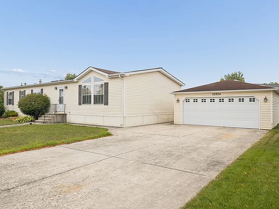 3rd image of 22924 S Pine Valley Dr