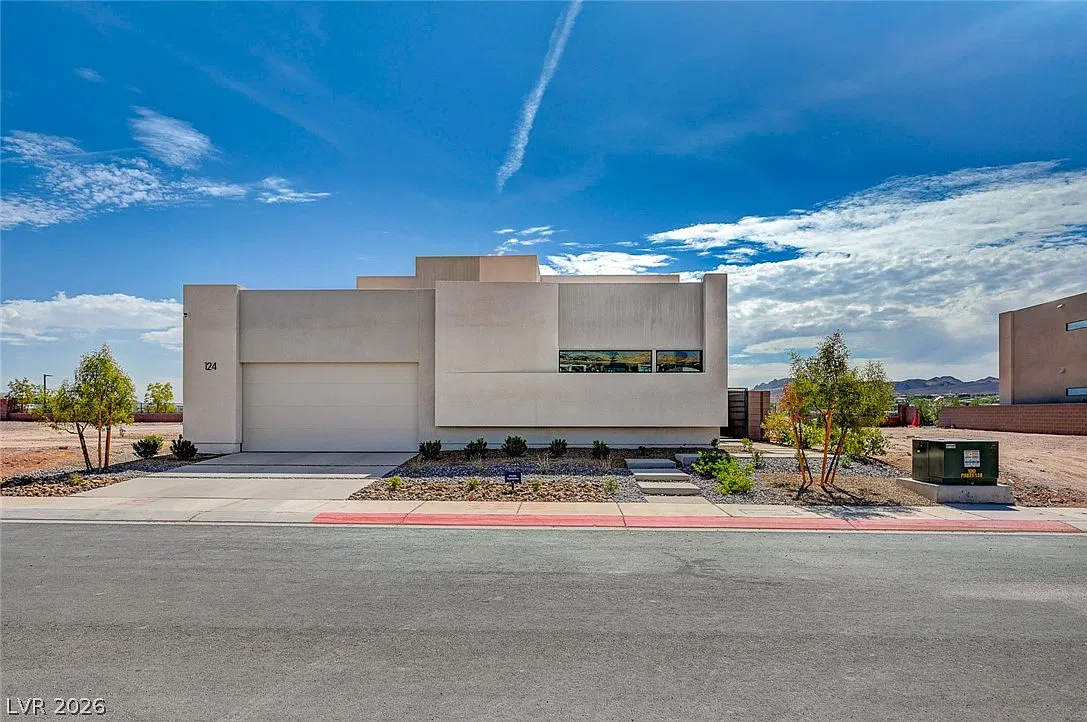 4 bed, 3.5 bath, 3863 sqft, $6,562 — Photo 1