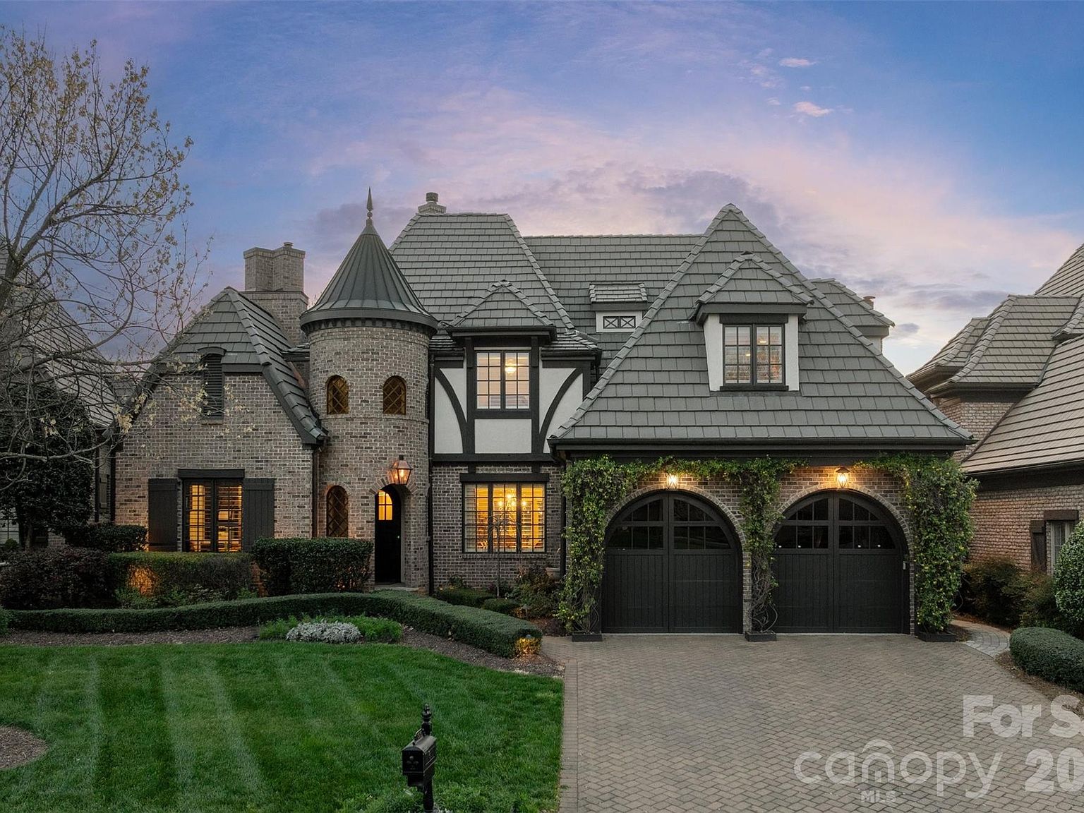 306 Royal Crescent Ln