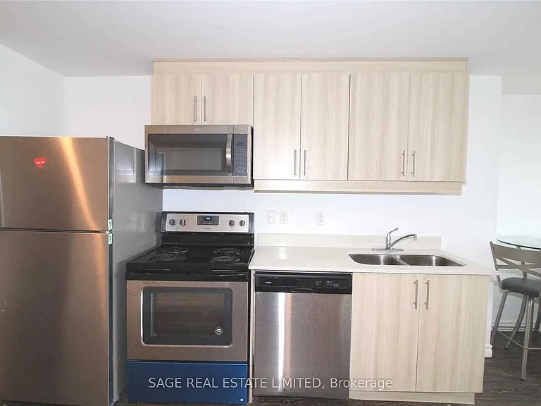 158 King St N #2002 — Photo 6