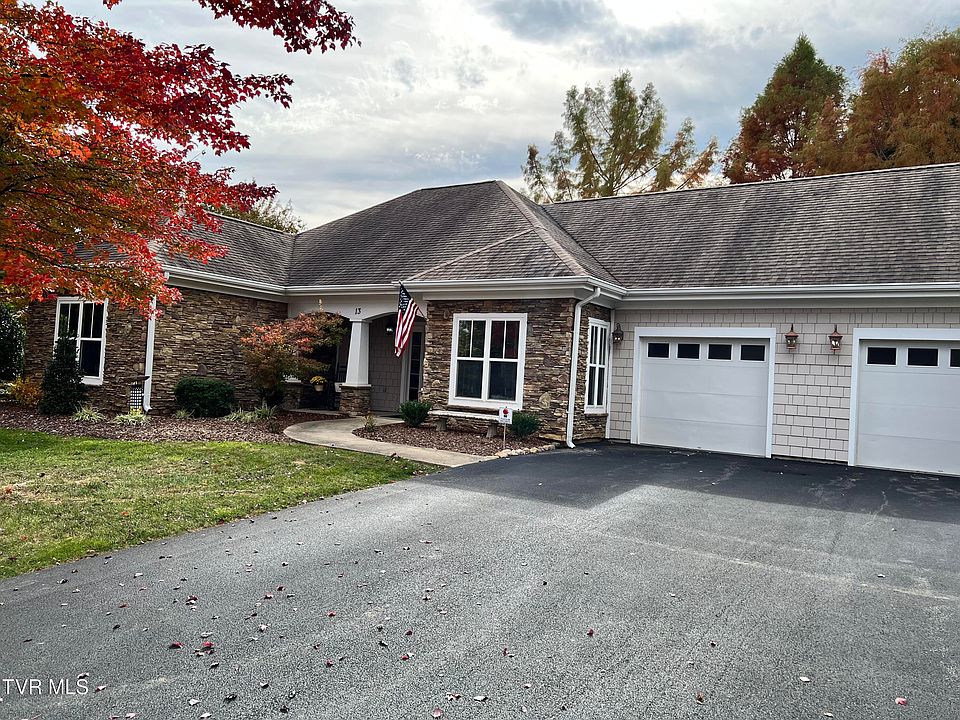 2nd image of 211 University Pkwy #13