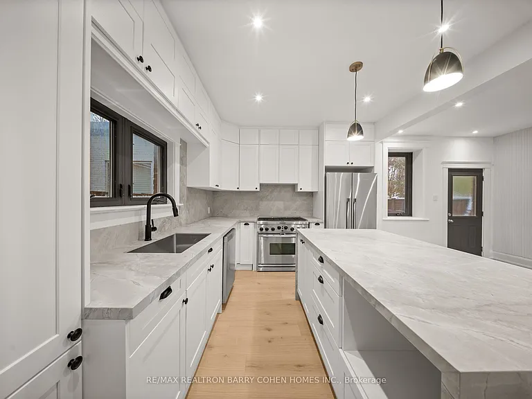 231 Macpherson Ave — Photo 12