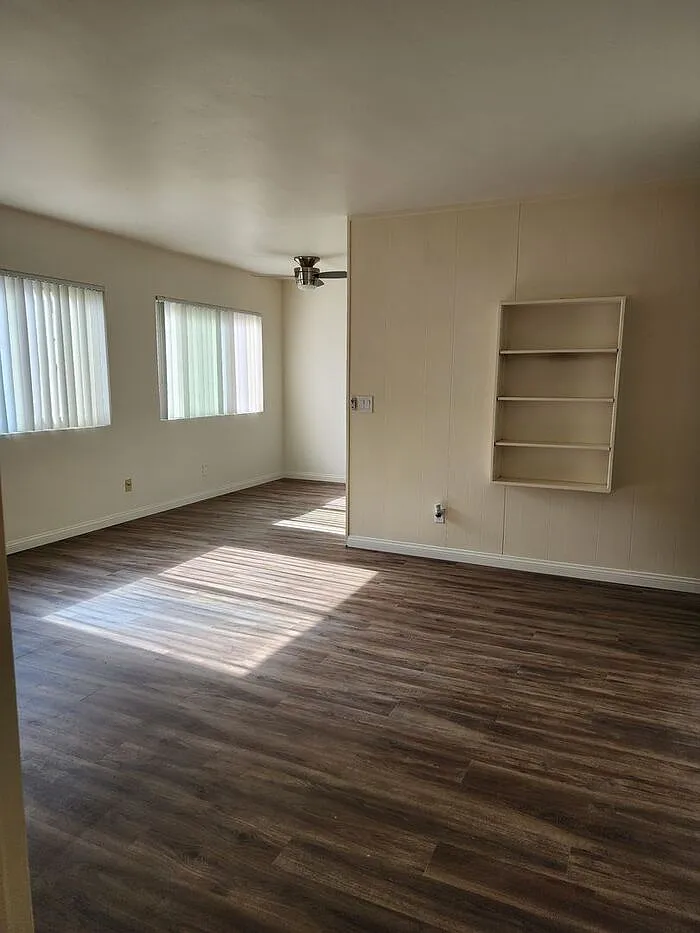 2 bed, 1.5 bath, 800 sqft, $2,260 — Photo 3