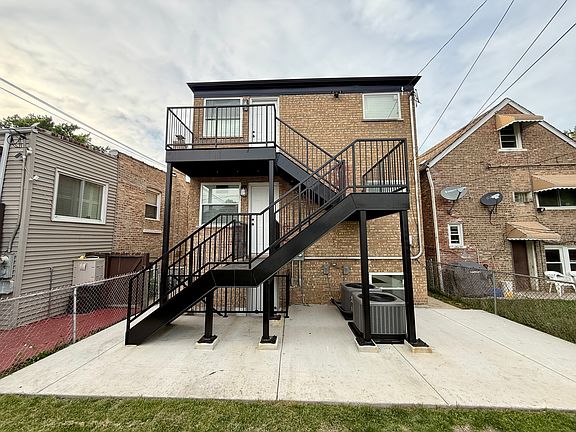 5th image of 5329 W 30th Pl