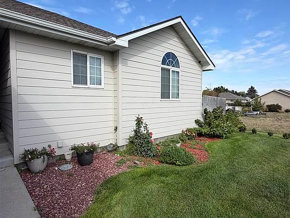 3rd image of 2766 Verde Ln