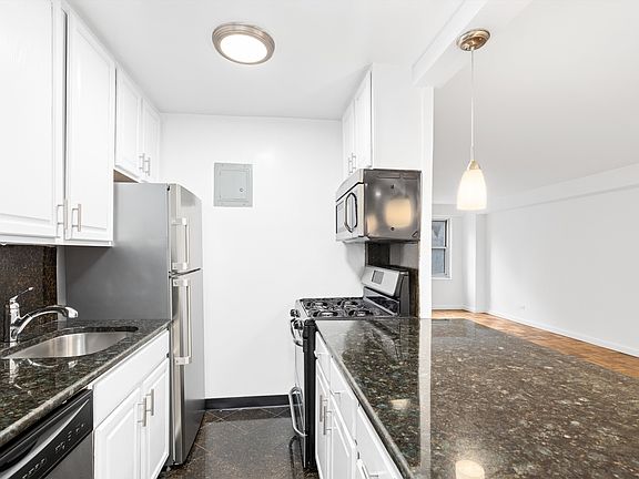 3rd image of 301 E 75th St APT 7A