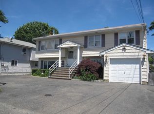 12 Tredwell Ave, Syosset, NY 11791