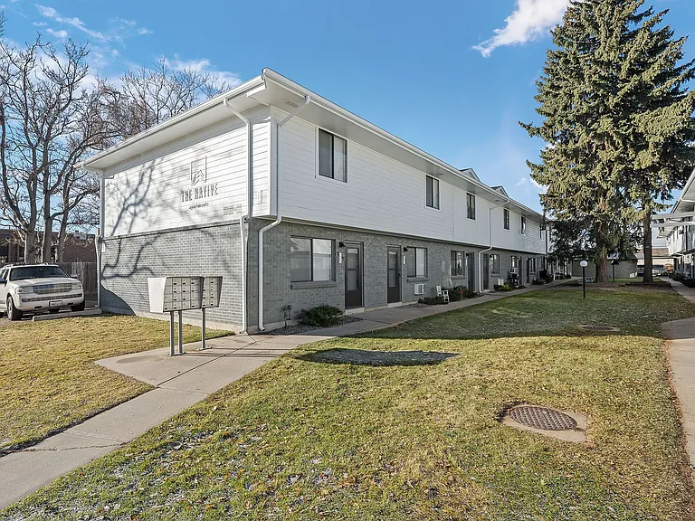 Native and Sienna Apartments — Photo 10
