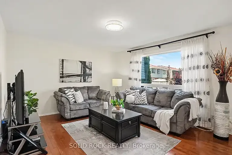 11D Woodvale Grn #1A — Photo 3