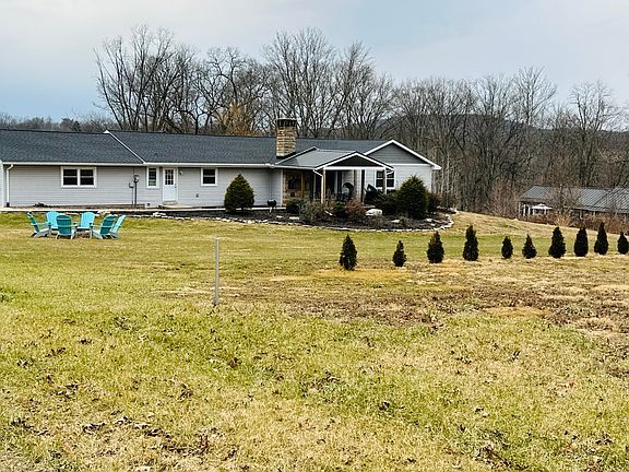 2nd image of 88 Oak Ln