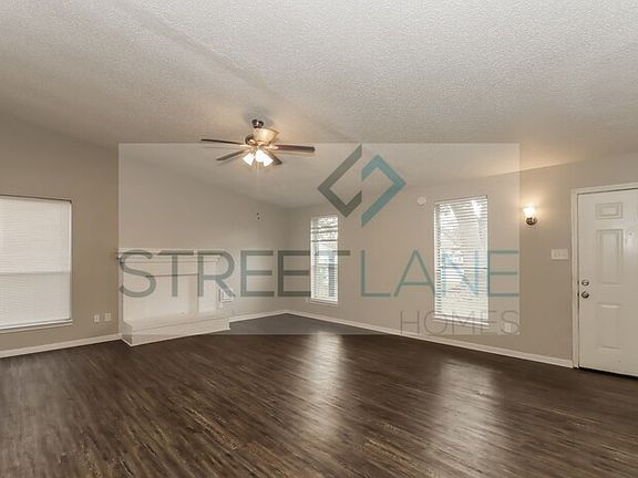 3rd image of 15927 Kenbrook Dr