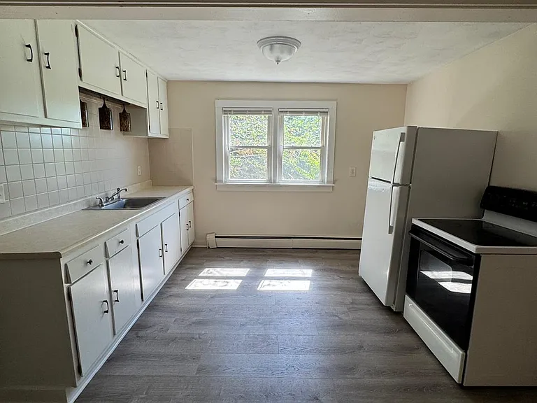 25 Long St #3 — Photo 2