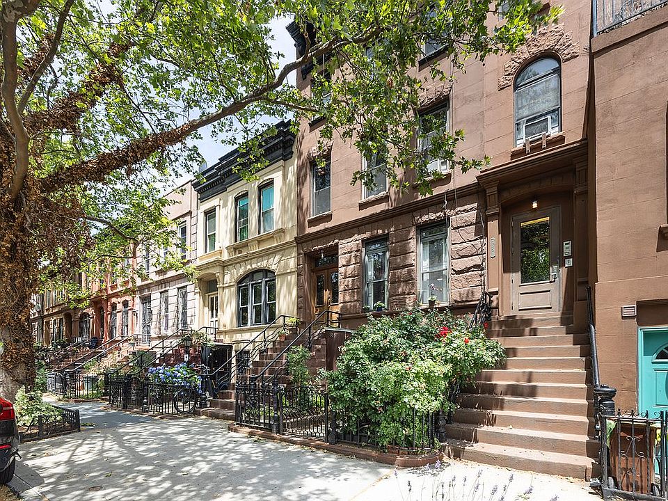 1st image of 355A Halsey St #2