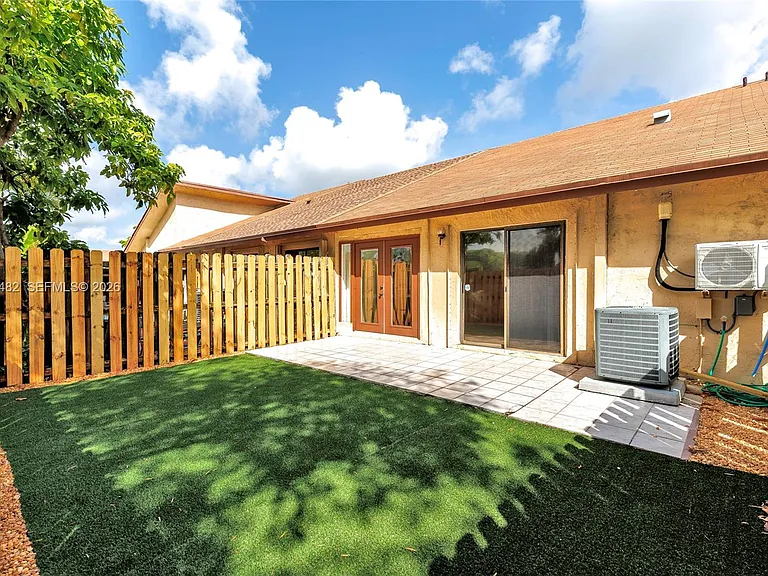 11061 NW 38th Pl — Photo 34