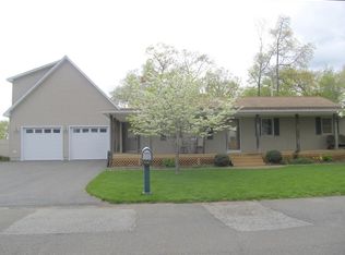 94 Valier Ave, Chicopee, MA 01020