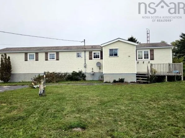 14 Boundry St, Clarks Harbour, NS B0W 1P0