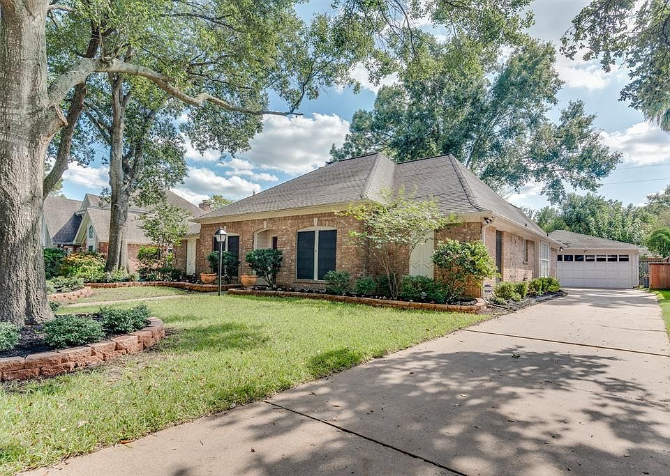 1st image of 7718 Club Lake Dr