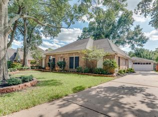 7718 Club Lake Dr, Houston, TX 77095
