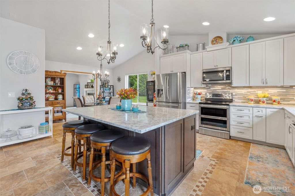 3401 83rd Avenue NE, Marysville, WA - More