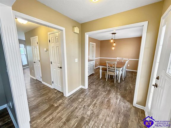 5th image of 54 Carlton Ct