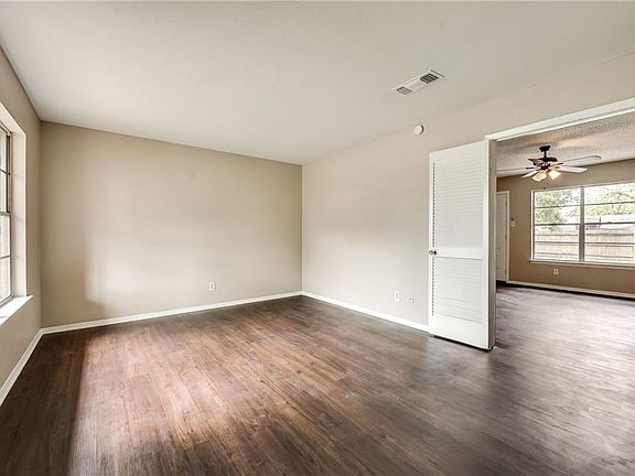 3rd image of 2101 Jeannette Ct