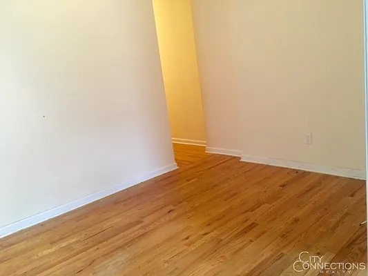 Rented by City Connections Realty | media 26