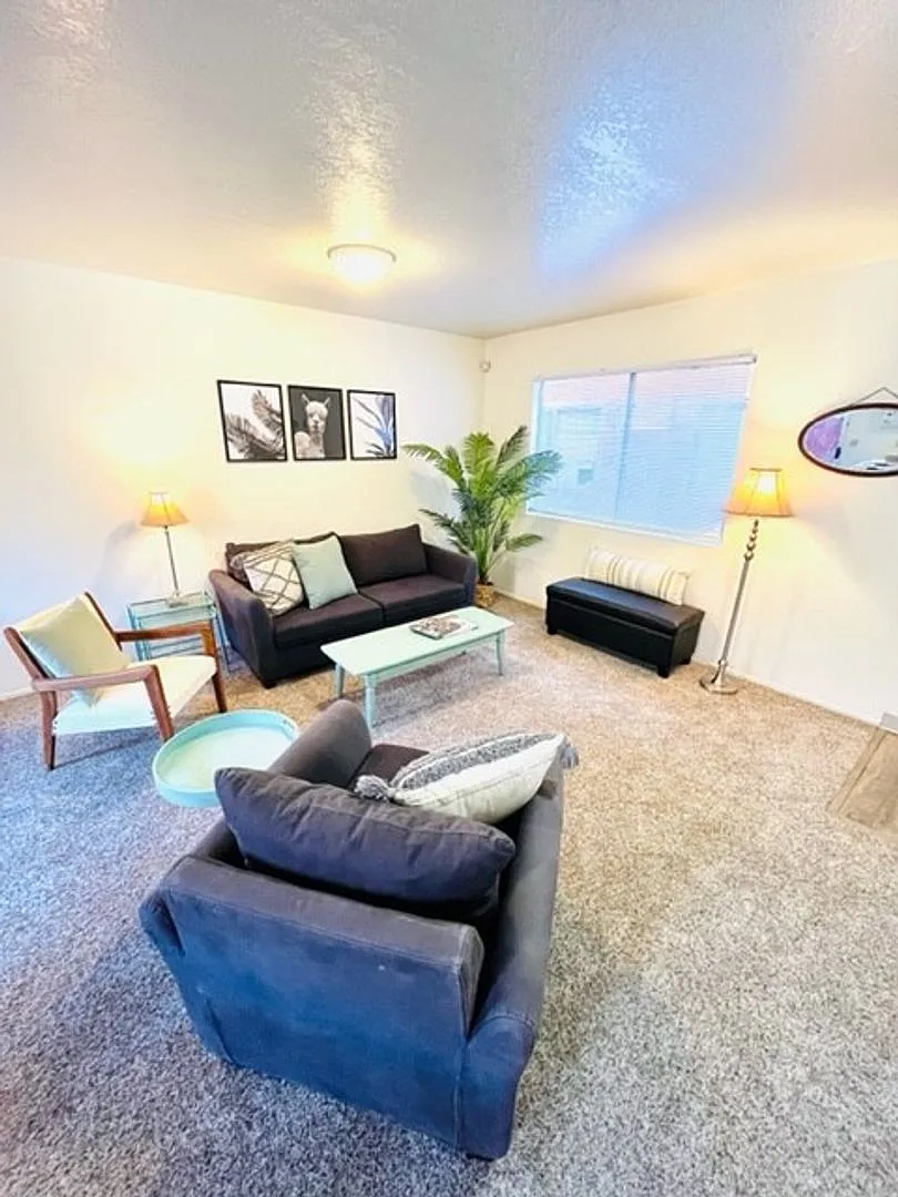College Place Apartment — Photo 2