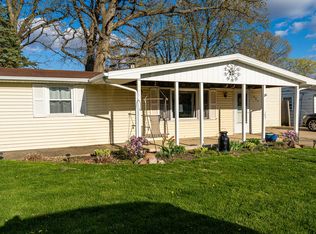107 N Cleveland St, Downs, IL 61736