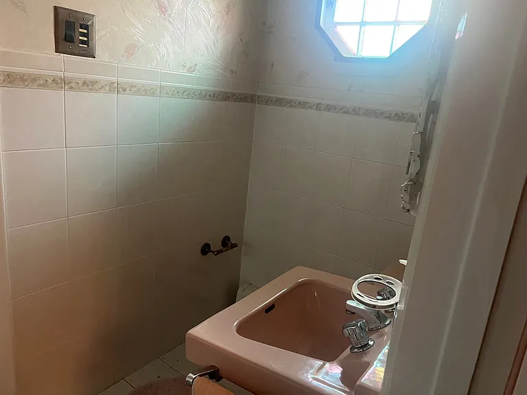 1414 Manor Ln #B — Photo 7