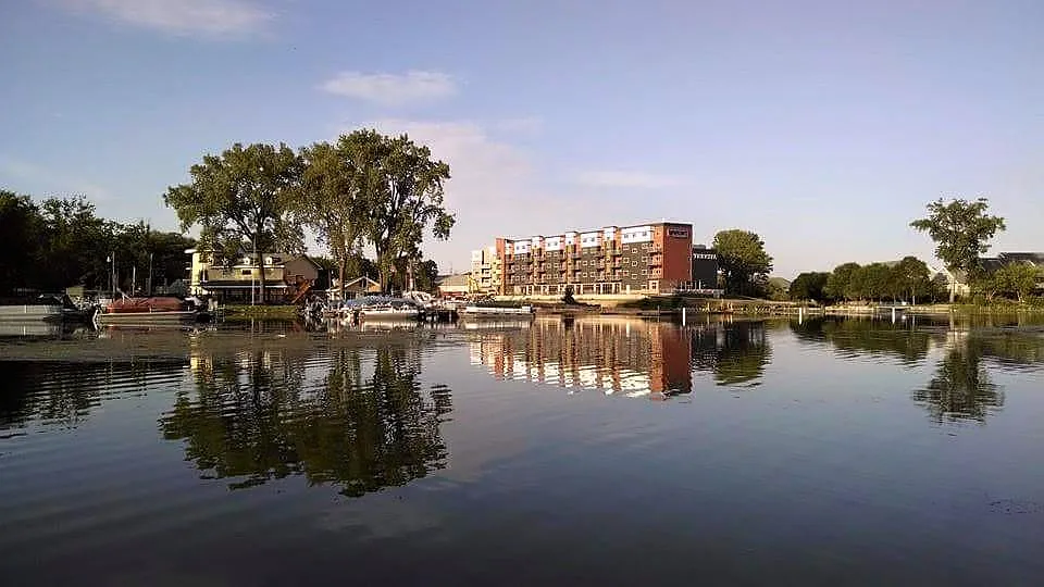 Yahara Terrace — Photo 2