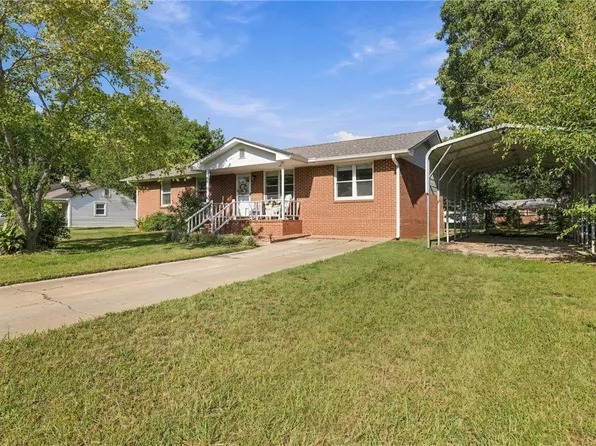 437 S Elm St, Pendleton, SC 29670