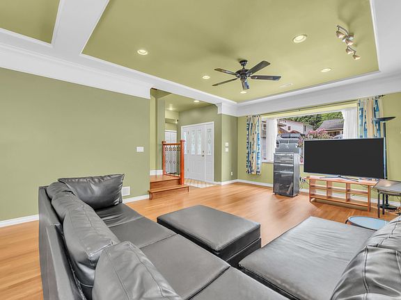 3rd image of 4317 Cliffmont Rd
