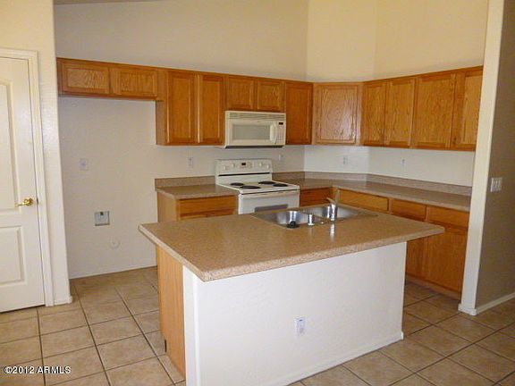 5th image of 3424 S 84th Ln