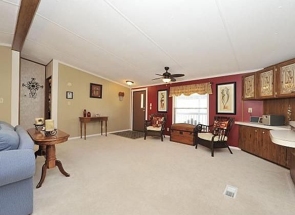 3rd image of 304 N Cougar Ave