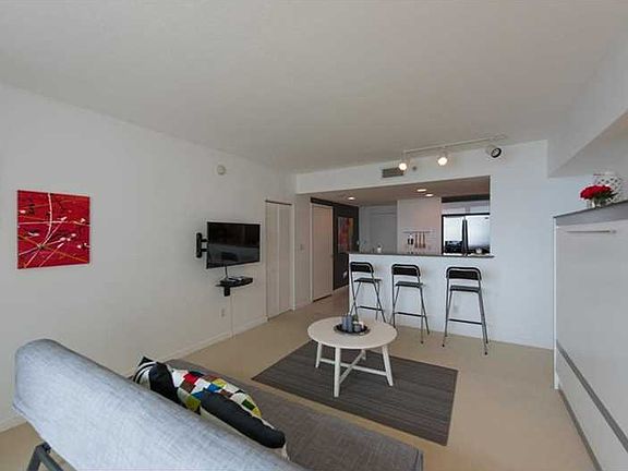 4th image of 325 Biscayne Blvd #3320