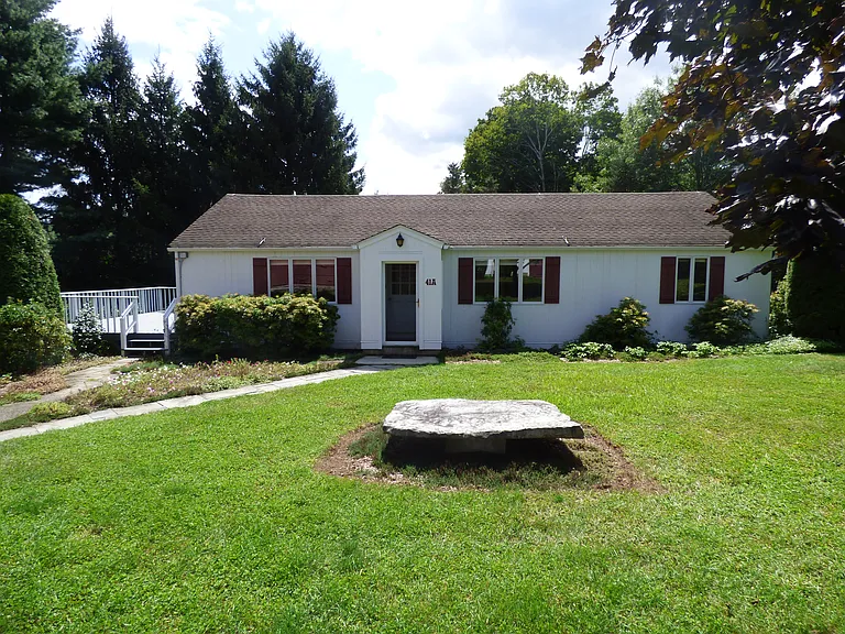 41 Flat Swamp Rd #A — Photo 3