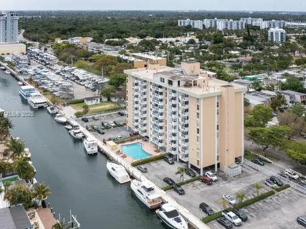 2000 NE 135th St Unit 1011, North Miami, FL 33165