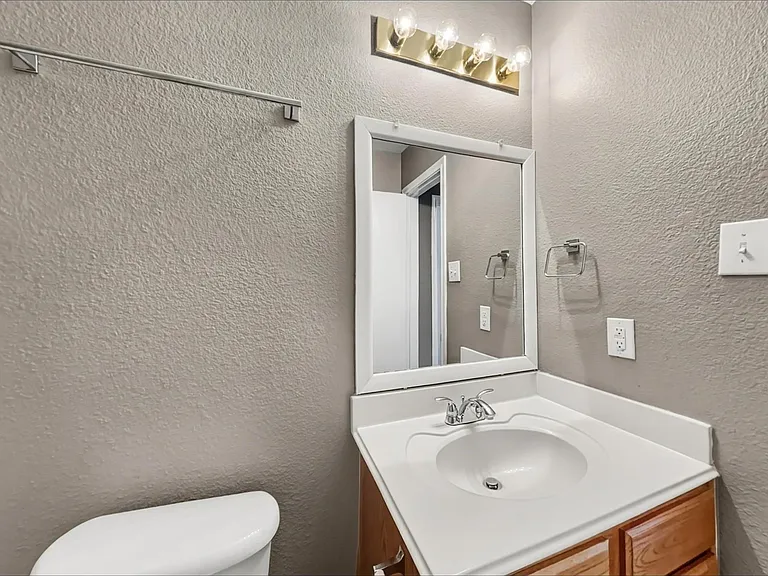 504 Leaf Cluster Ct E — Photo 14