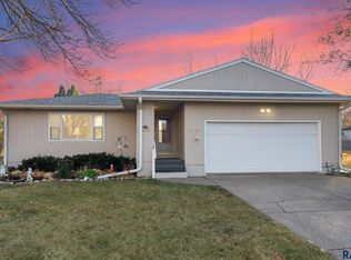 5305 W 51st St, Sioux Falls, SD 57106