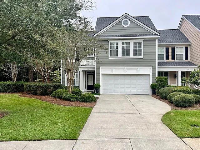 3 bed, 2.5 bath, 2476 sqft, $3,800 — Photo 4