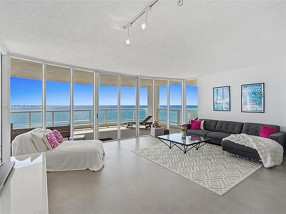 3rd image of 4201 Collins Ave APT 1503