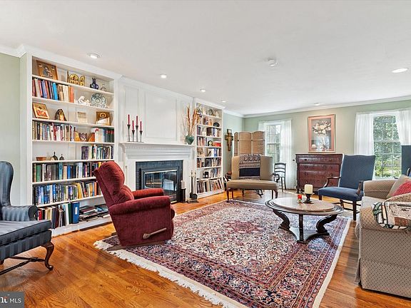 3rd image of 101 Sorrel Dr