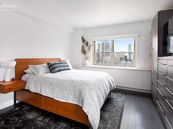 5th image of 35 Park Ave APT 16G